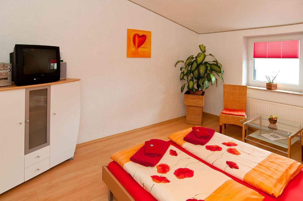 Hotel Am Mueritzhafen Garni Waren  Room photo