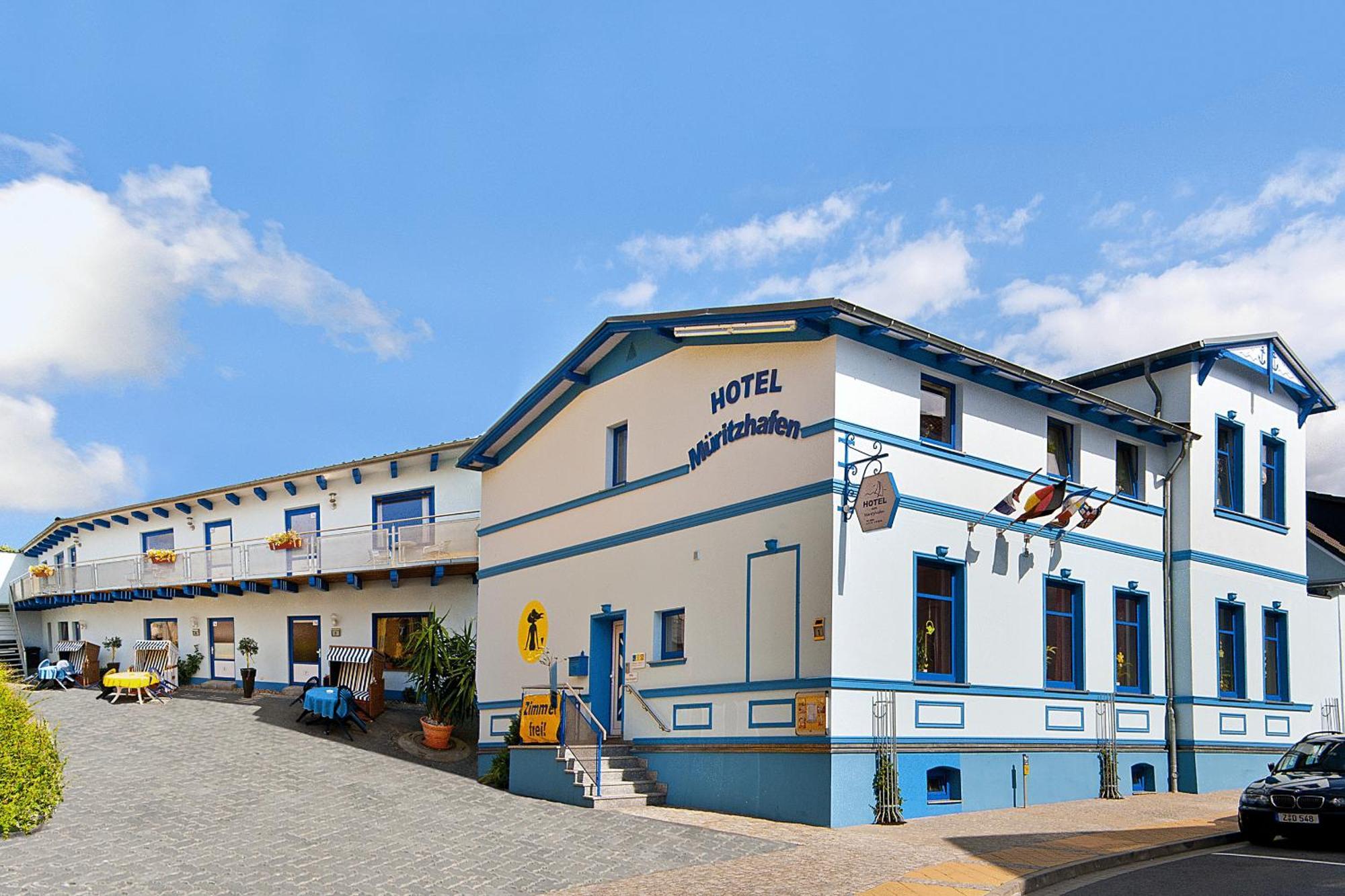 Hotel Am Mueritzhafen Garni Waren  Exterior photo