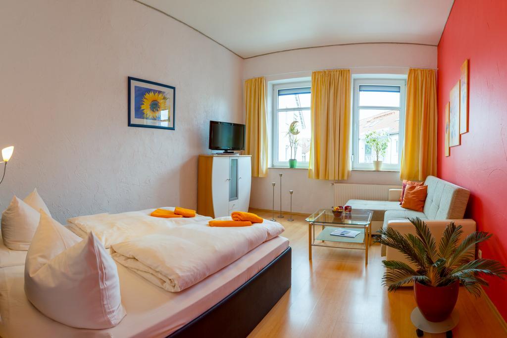 Hotel Am Mueritzhafen Garni Waren  Exterior photo